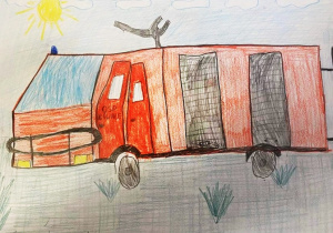 Na zdjęciu widzimy dziecięcy rysunek, przedstawiający czerwony wóz Ochotniczej Straży Pożarnej, stojący na trawie, na tle niebieskiego nieba z obłoczkami i słońcem.